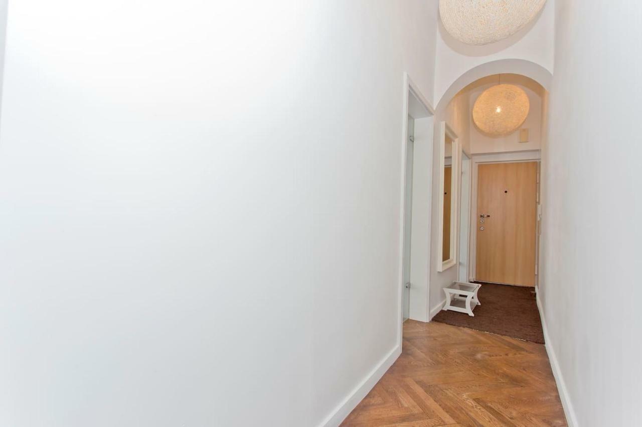 Luxury And Comfortable- Golden Apartments- Royal Street Varsavia Esterno foto