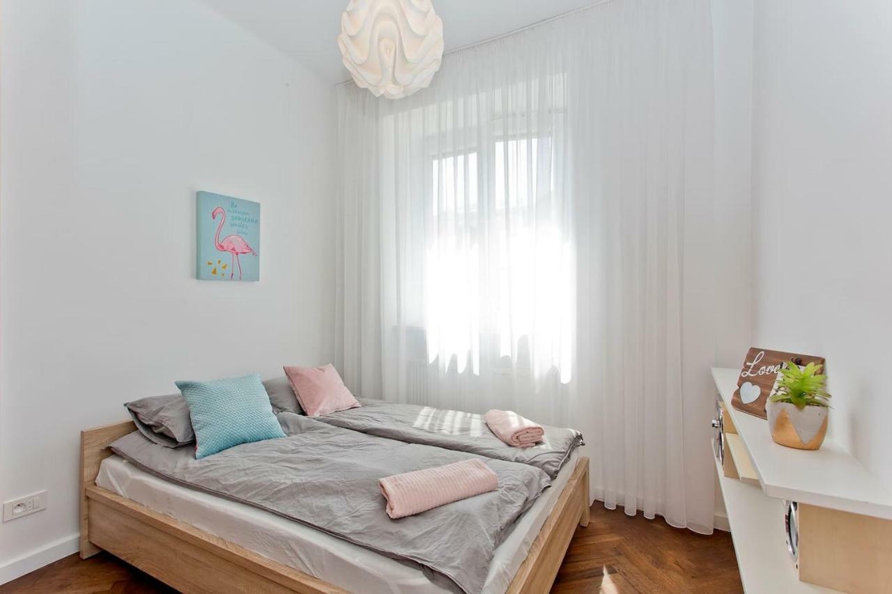 Luxury And Comfortable- Golden Apartments- Royal Street Varsavia Esterno foto